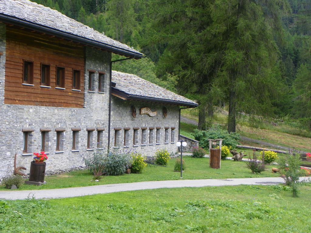 Hotel Les Granges La Thuile Exterior foto